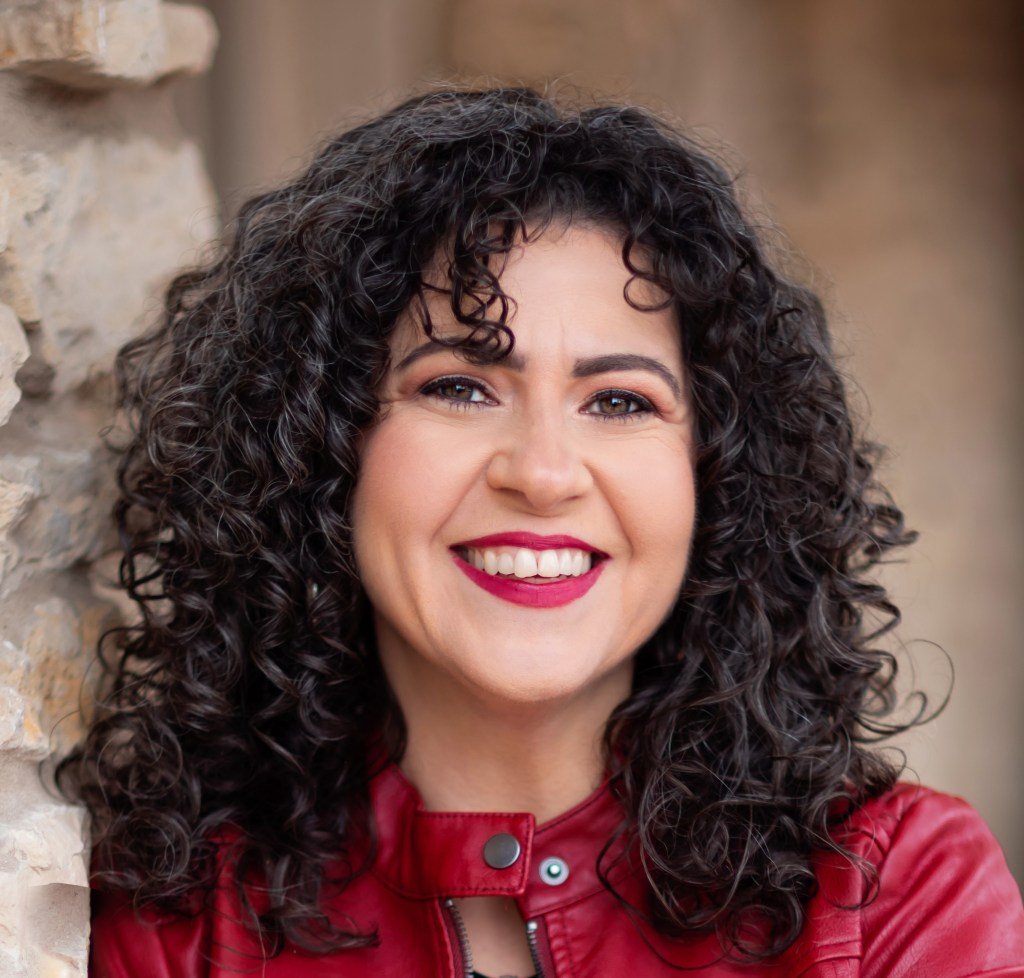 headshot of author Lina Chern, author of ‘Play the Fool’ and ‘Tricks of Fortune’
