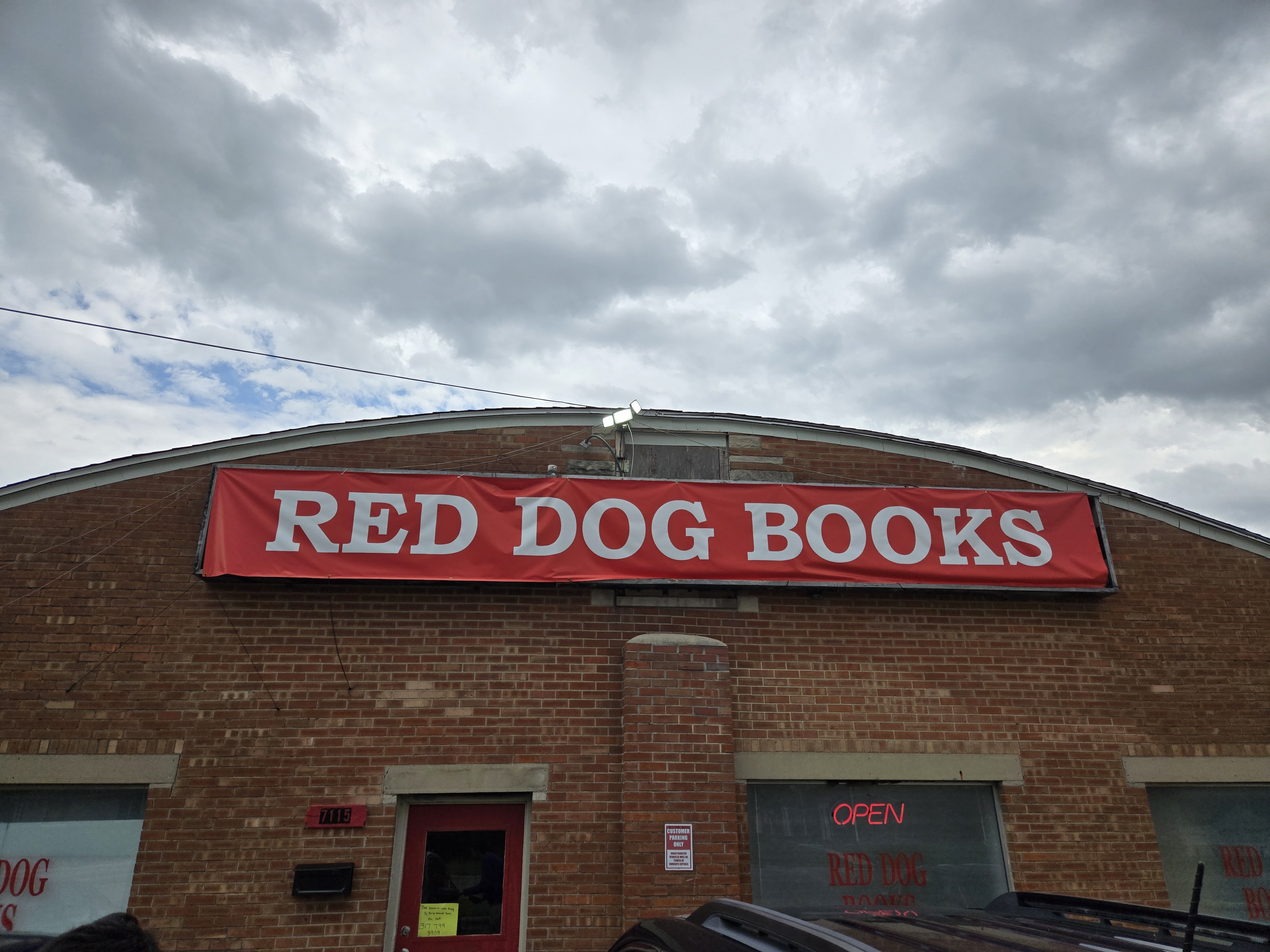 Bookstore Review: Red Dog Books in Indianapolis, IN